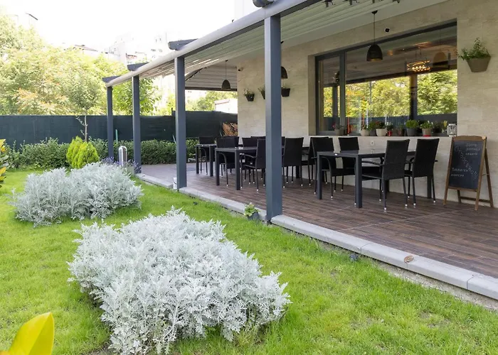 Domenic Free Parking 酒店