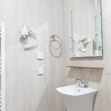 Domenic Free Parking Отель 4*