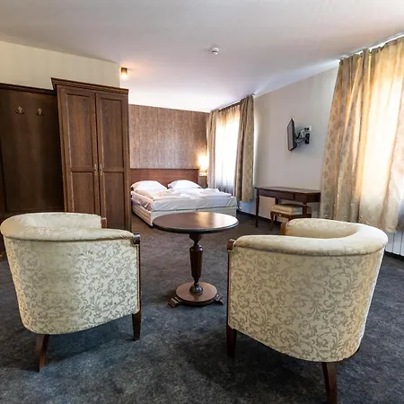 Hotel Domenic Free Parking