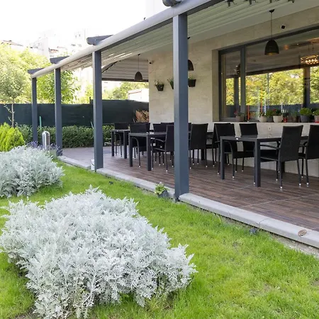 Domenic Free Parking Hotel