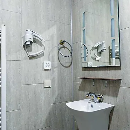 Domenic Free Parking 4* Пловдив