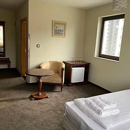 Hotel Domenic Free Parking
