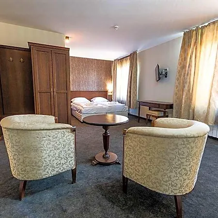 Hotel Domenic Free Parking 4*
