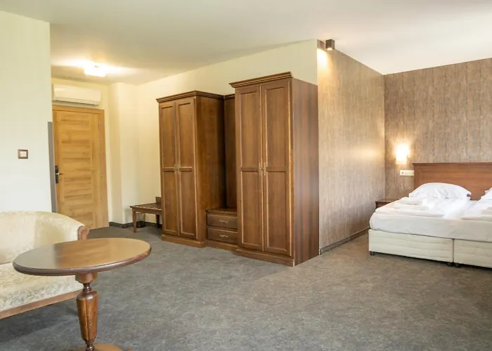 Ξενοδοχείο Domenic Free Parking 4*